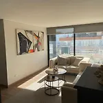 Santiago, Vitacura, Amplio Departamento