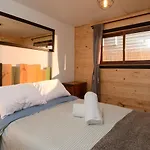 Verde Madera Hostel B&B