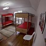 Salvador Hostal & Cafe