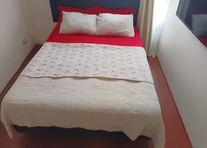 Habitacion Individual Para Hombre - Bano Compartido - Centro