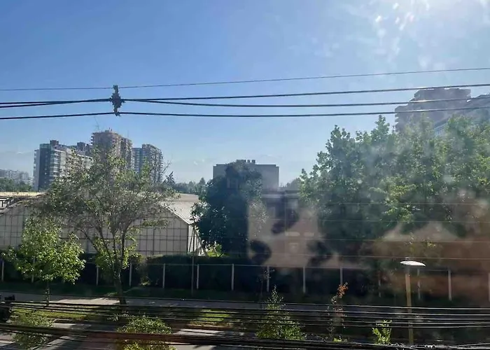 Habitacion En Las Condes Para 1 A 2 Personas / Estacionamiento