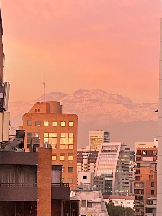 Amueblado, El Golf, Condes Con Vista Al Costanera Center Apartahotel