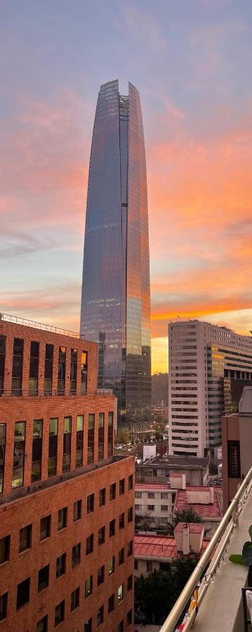 Amueblado, El Golf, Condes Con Vista Al Costanera Center Apartahotel