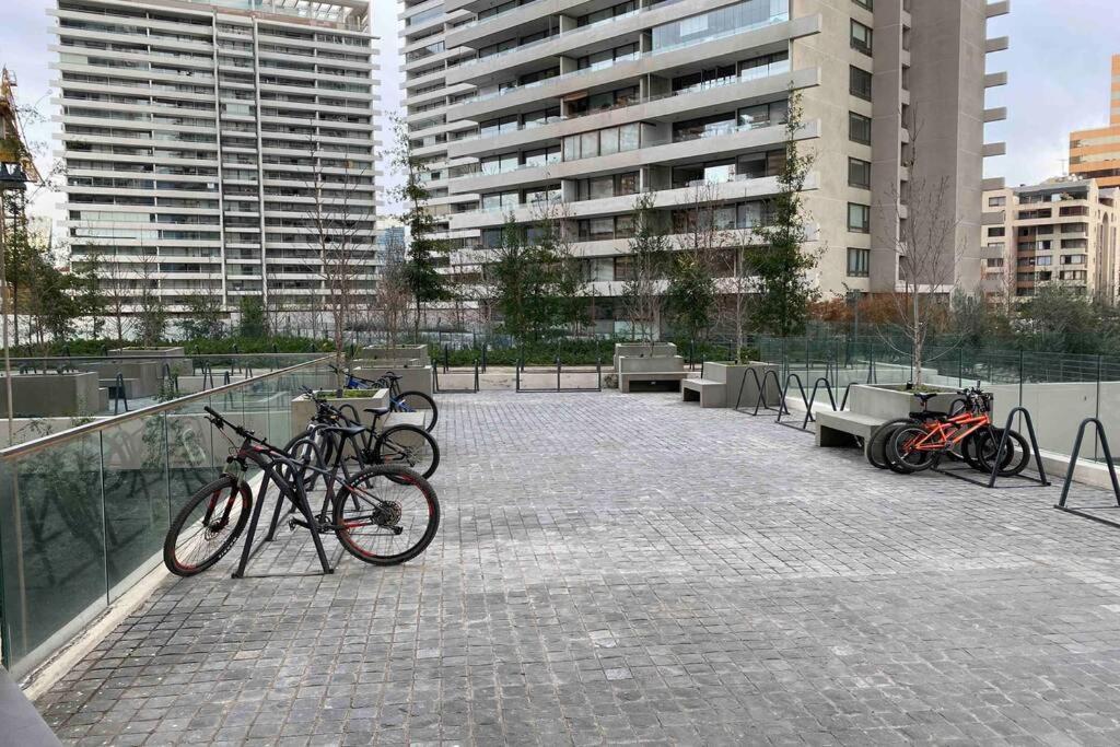 Departamento De Lujo En Suite, En El Piso 38, Condes, Costado De Parques Y Malls *