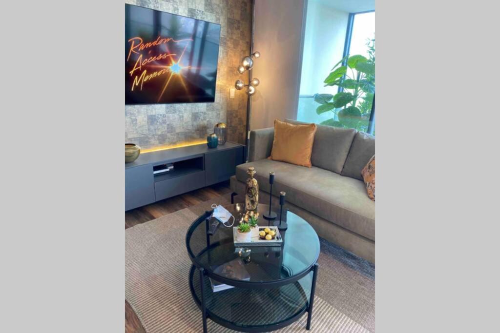 Departamento De Lujo En Suite, En El Piso 38, Condes, Costado De Parques Y Malls Apartamento