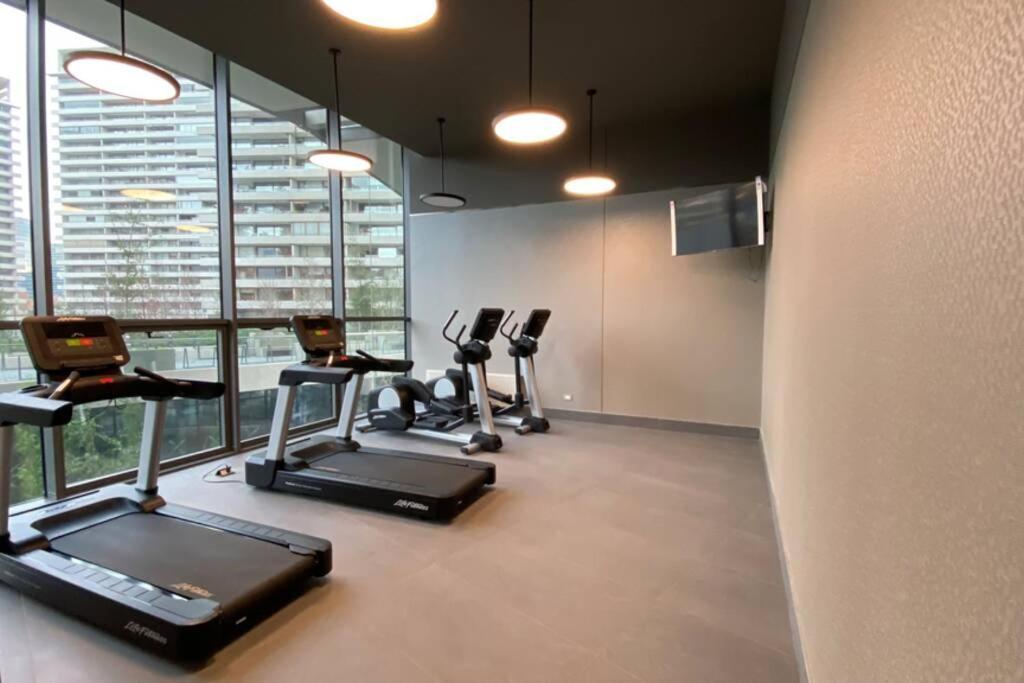 Departamento De Lujo En Suite, En El Piso 38, Condes, Costado De Parques Y Malls