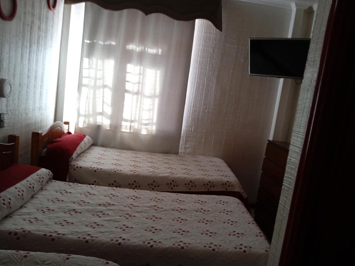 Pensión Residencial La *