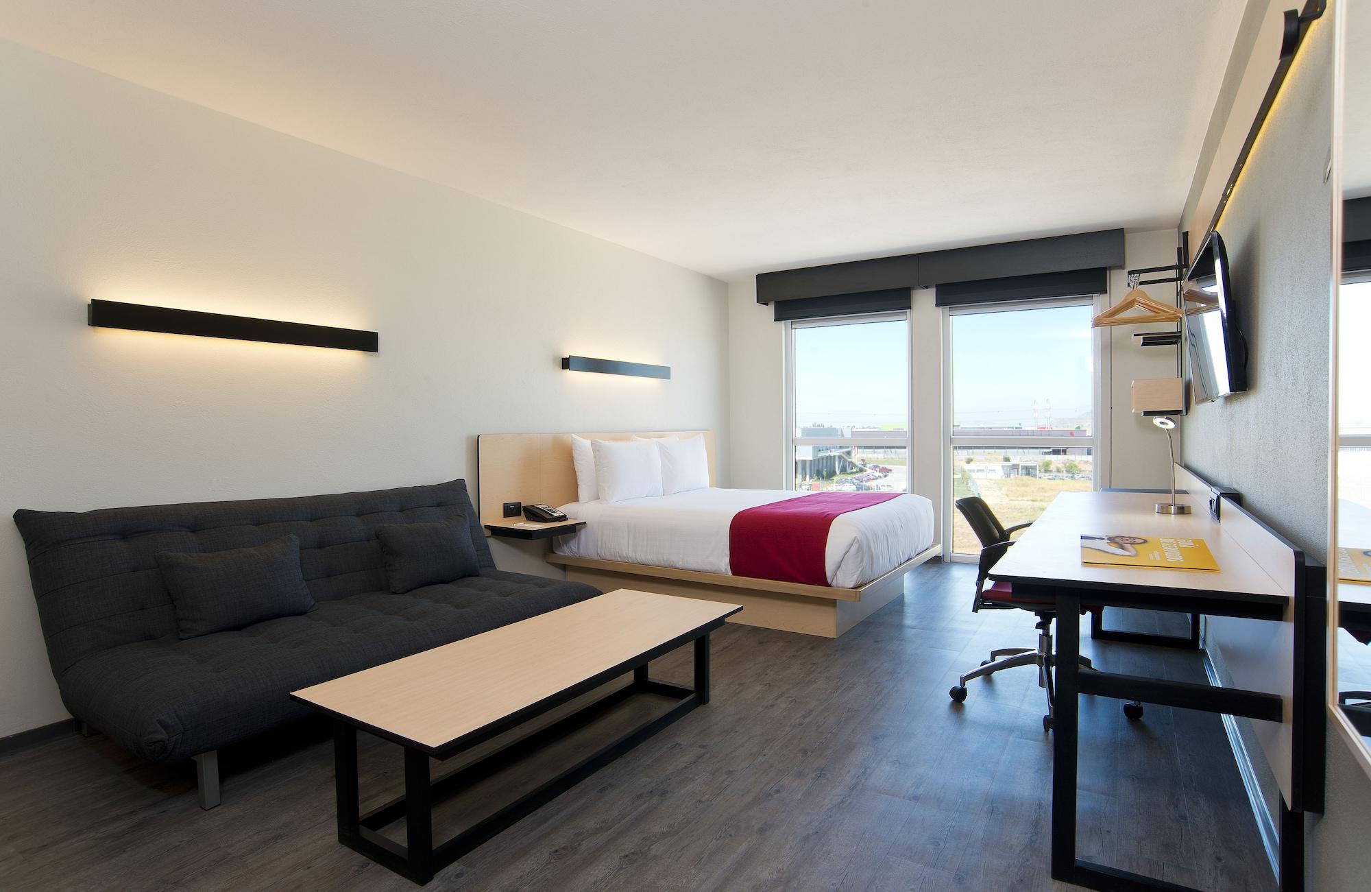 Hotel Express By Marriott Aeropuerto Santiago