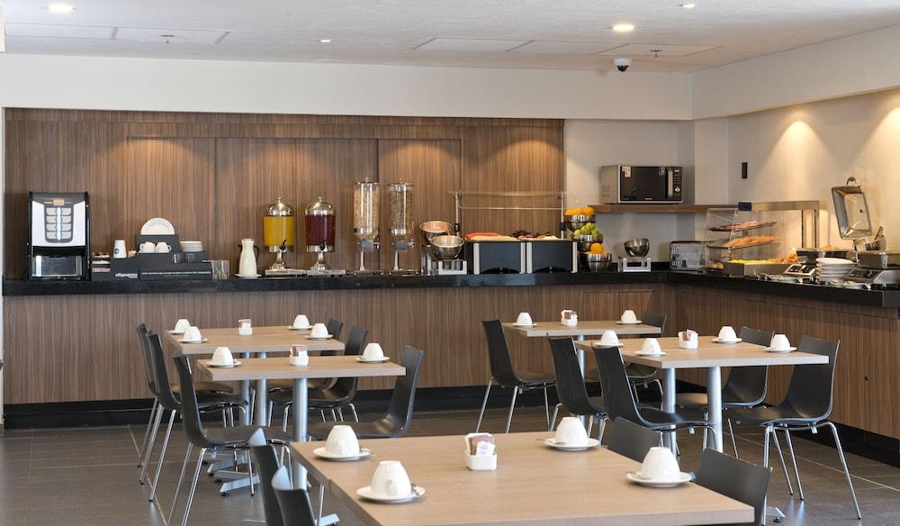 Hotel Express By Marriott Aeropuerto Santiago