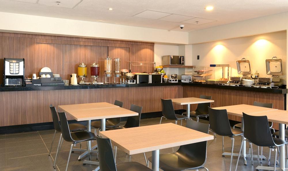 Express By Marriott Aeropuerto Hotel Santiago