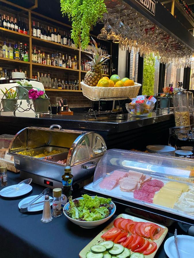 Hub Providencia 4*