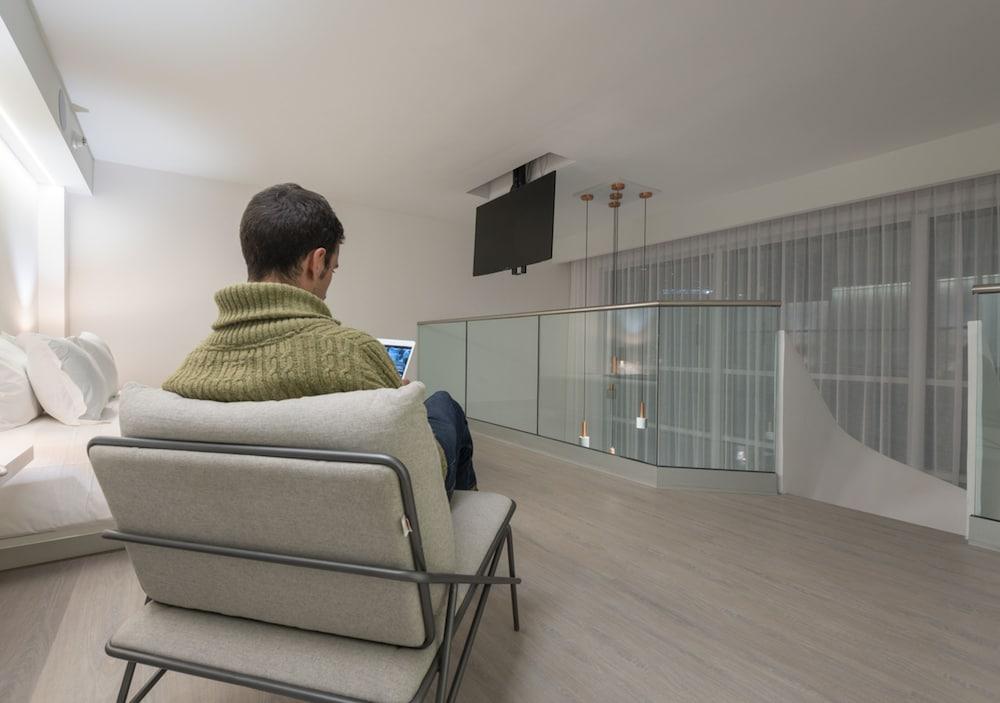 45 By Director Hotel 4*