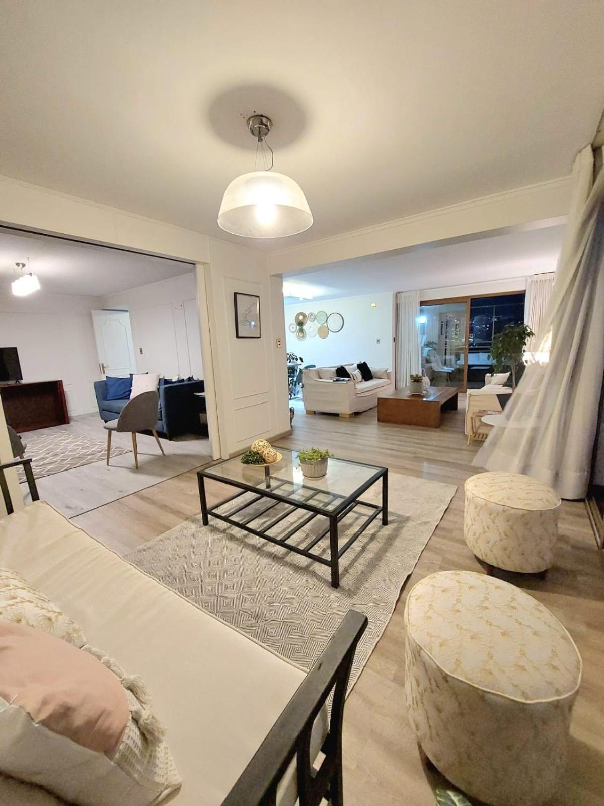 Apartamento Hermoso Depto En Condes Parque Arauco, 10 Personas