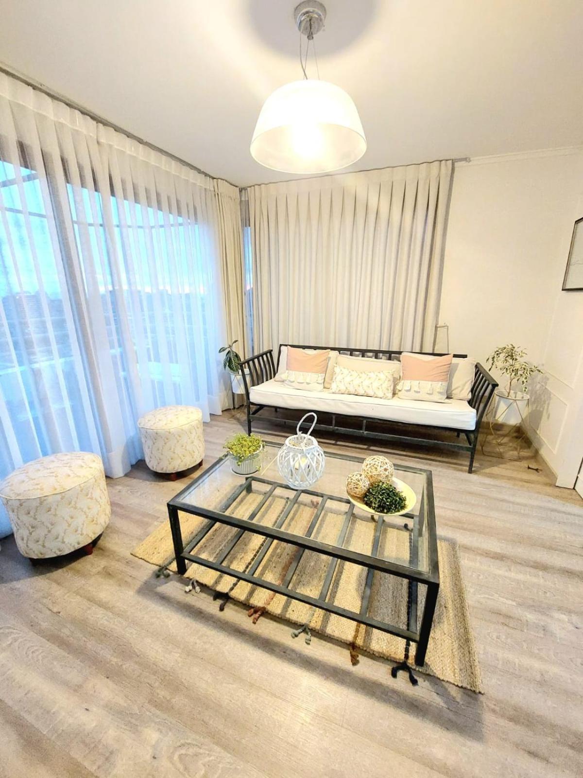 Apartamento Hermoso Depto En Condes Parque Arauco, 10 Personas