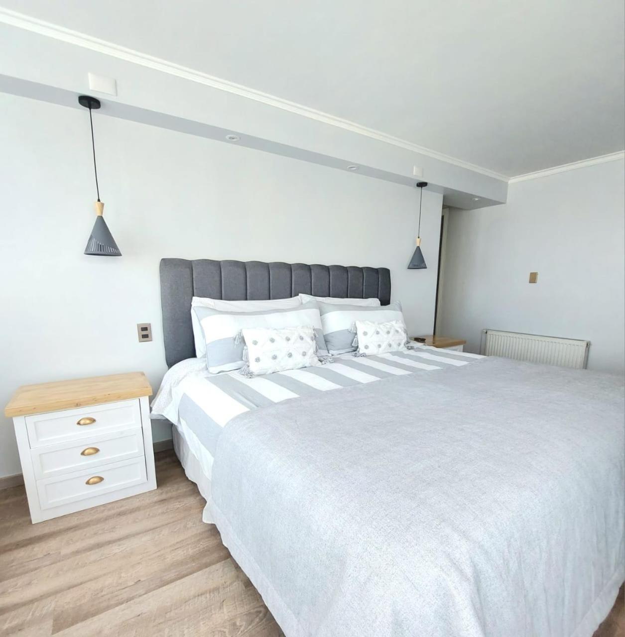 Apartamento Hermoso Depto En Condes Parque Arauco, 10 Personas *