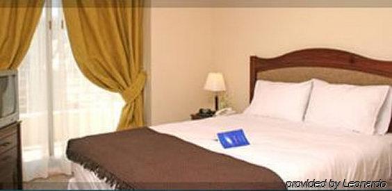Aparthotel Versalles