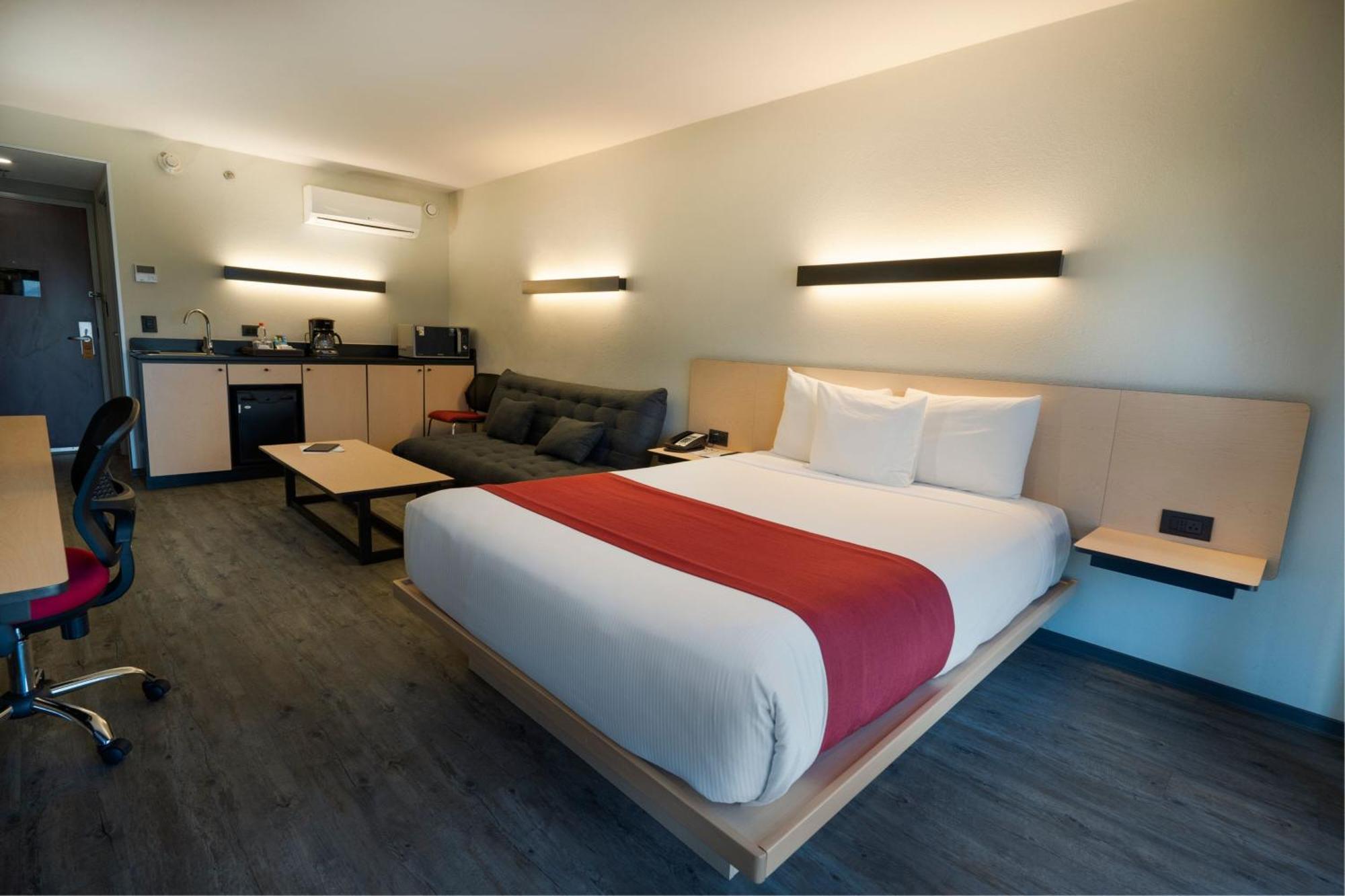 Express By Marriott Aeropuerto Hotel Santiago