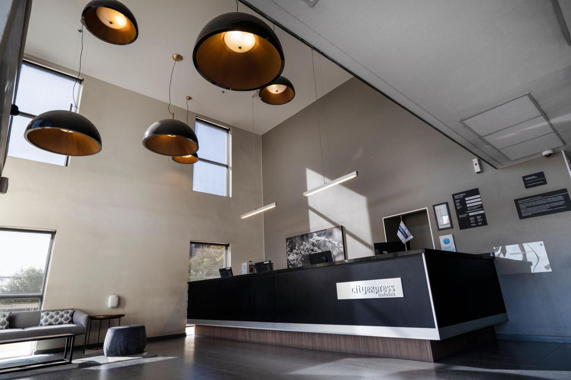 Hotel Express By Marriott Aeropuerto Santiago