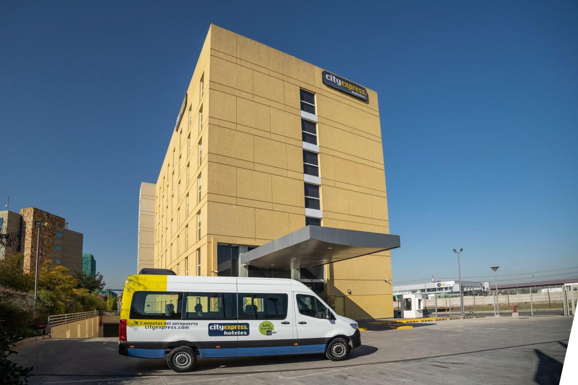 Express By Marriott Aeropuerto Hotel Santiago