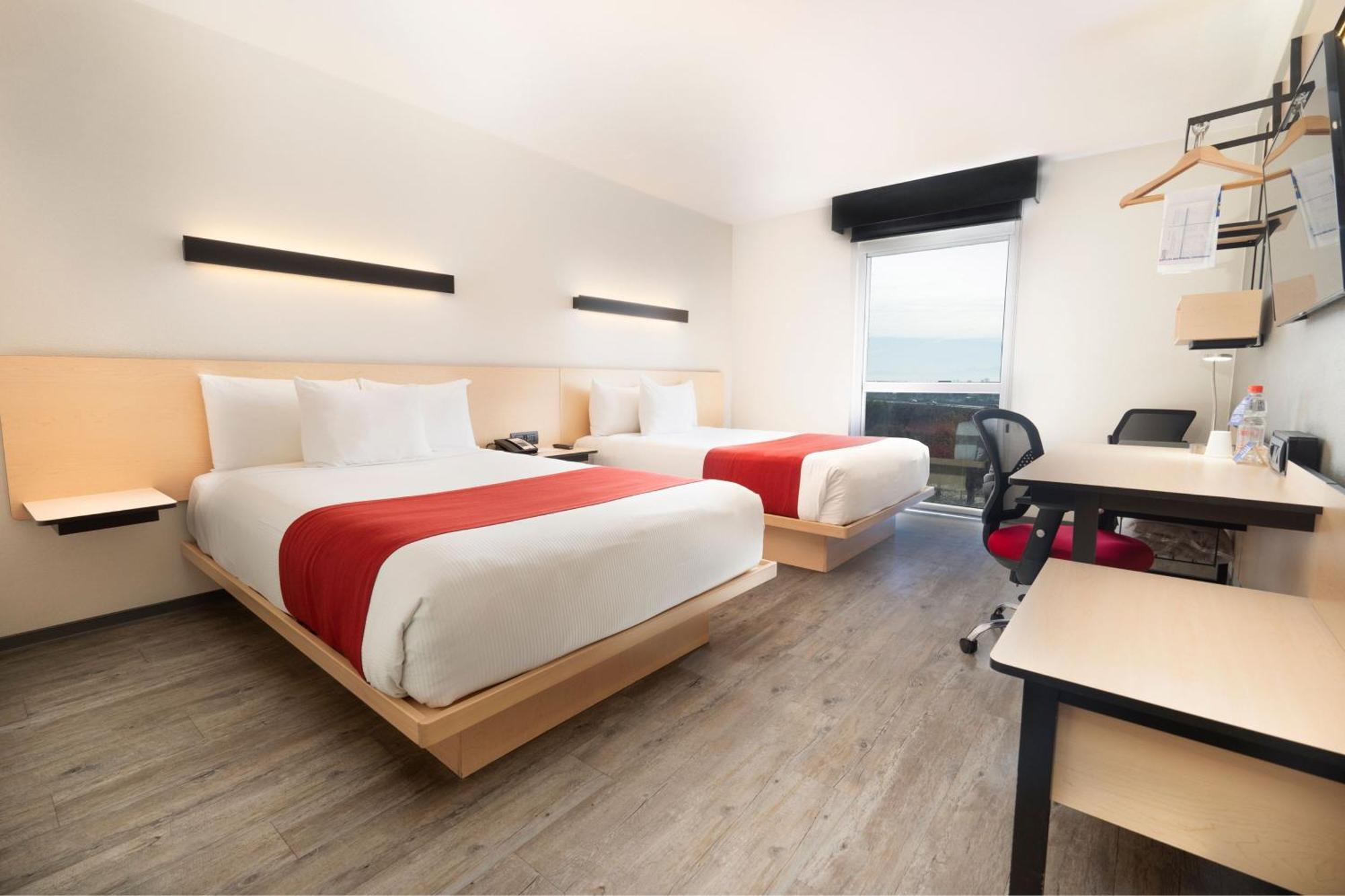 Express By Marriott Aeropuerto Santiago
