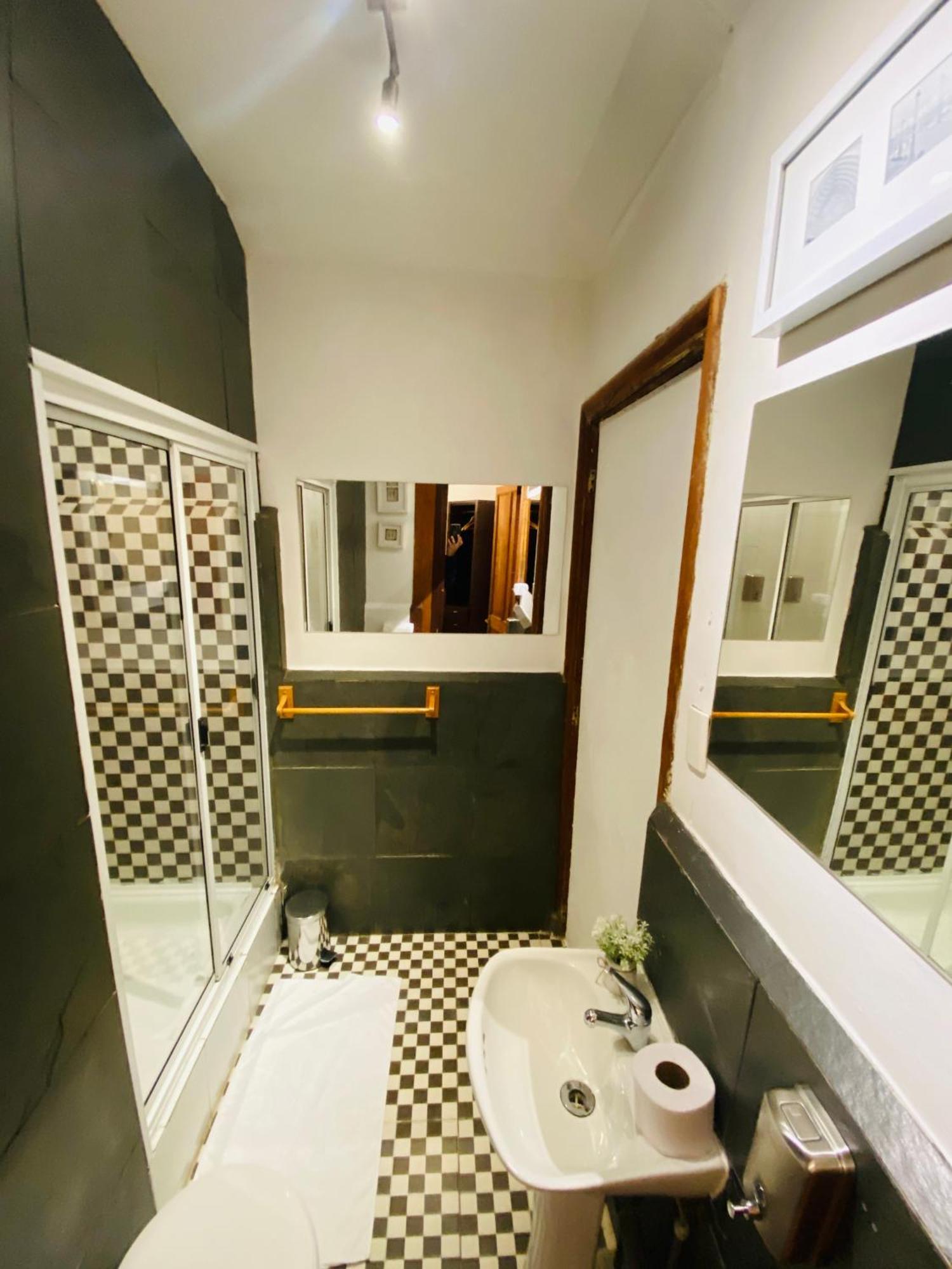 Maktvb Montt - Hostal Boutique Pensión