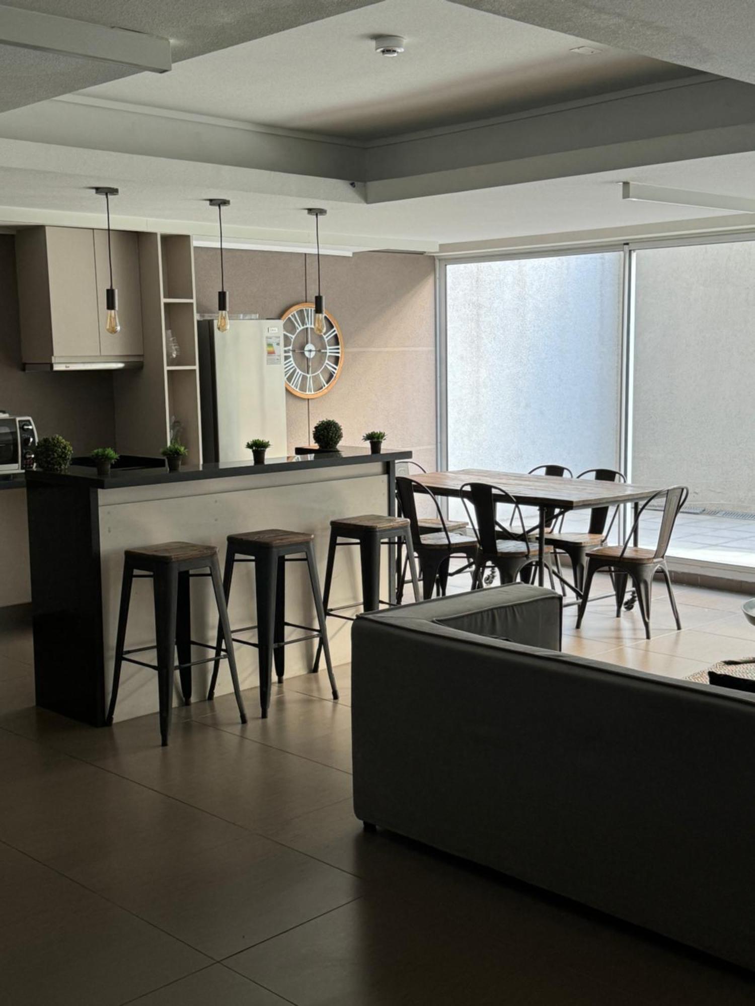 Depto A Pasos Clinica Condes Apartamento