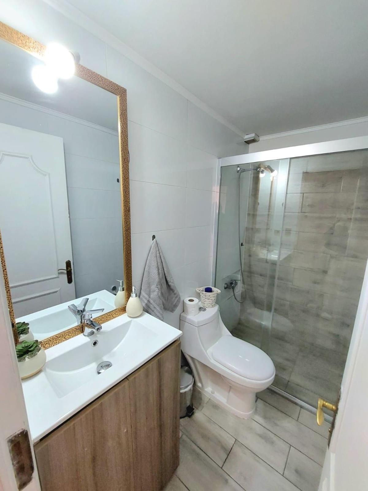 Apartamento Hermoso Depto En Condes Parque Arauco, 10 Personas *
