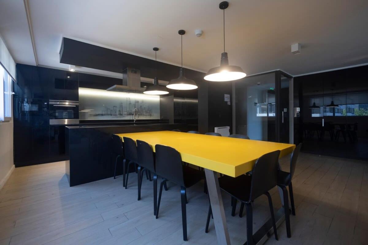 2b2b Steps Away From Costanera Center Apartamento