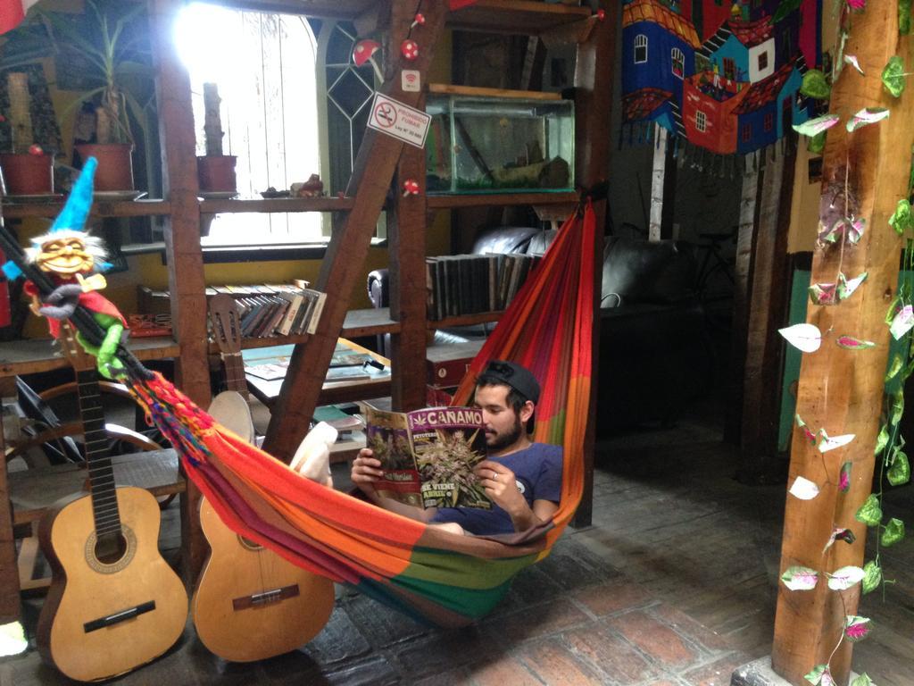 Gnomo Hostal *