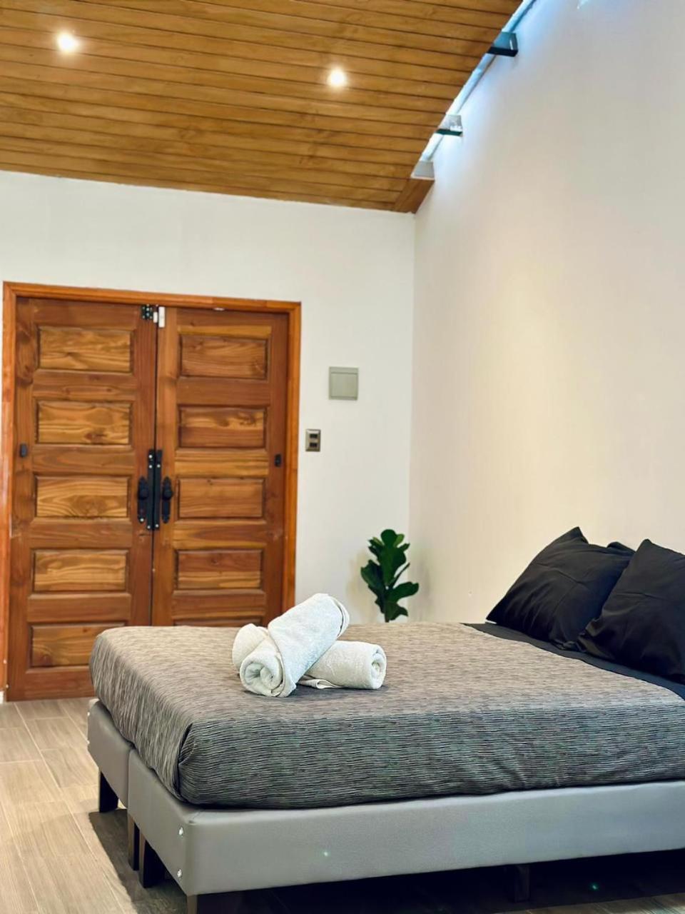 Yogi Hostal *