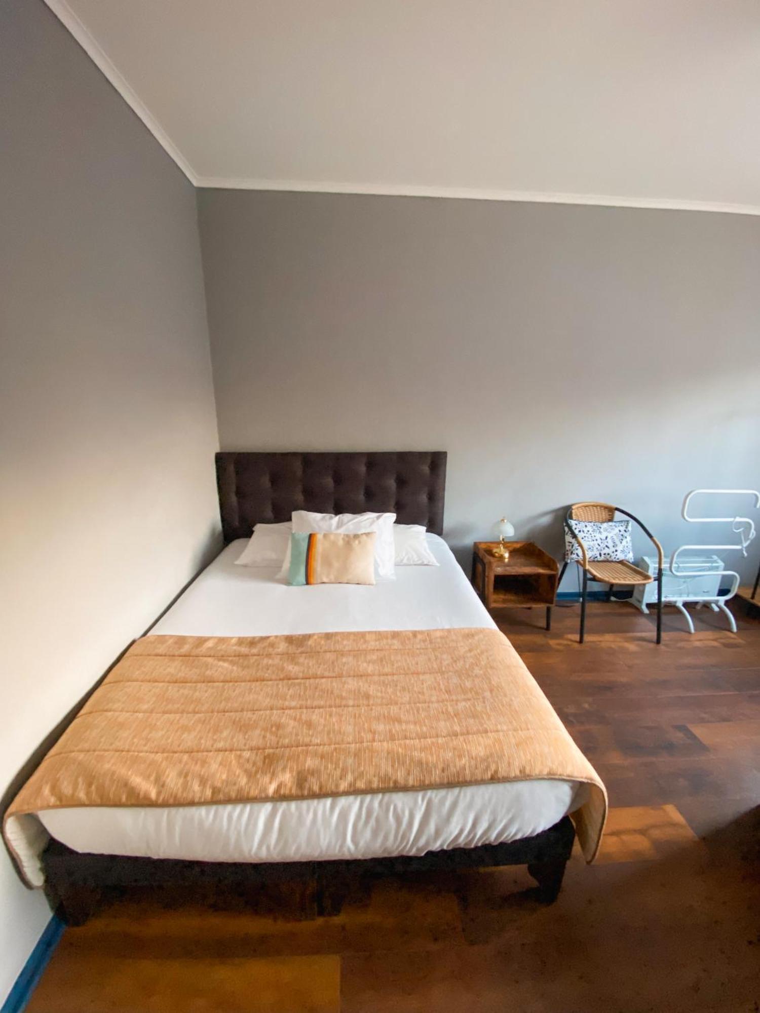 Albergue Tqcaleta Providencia Barrio Italia Santiago