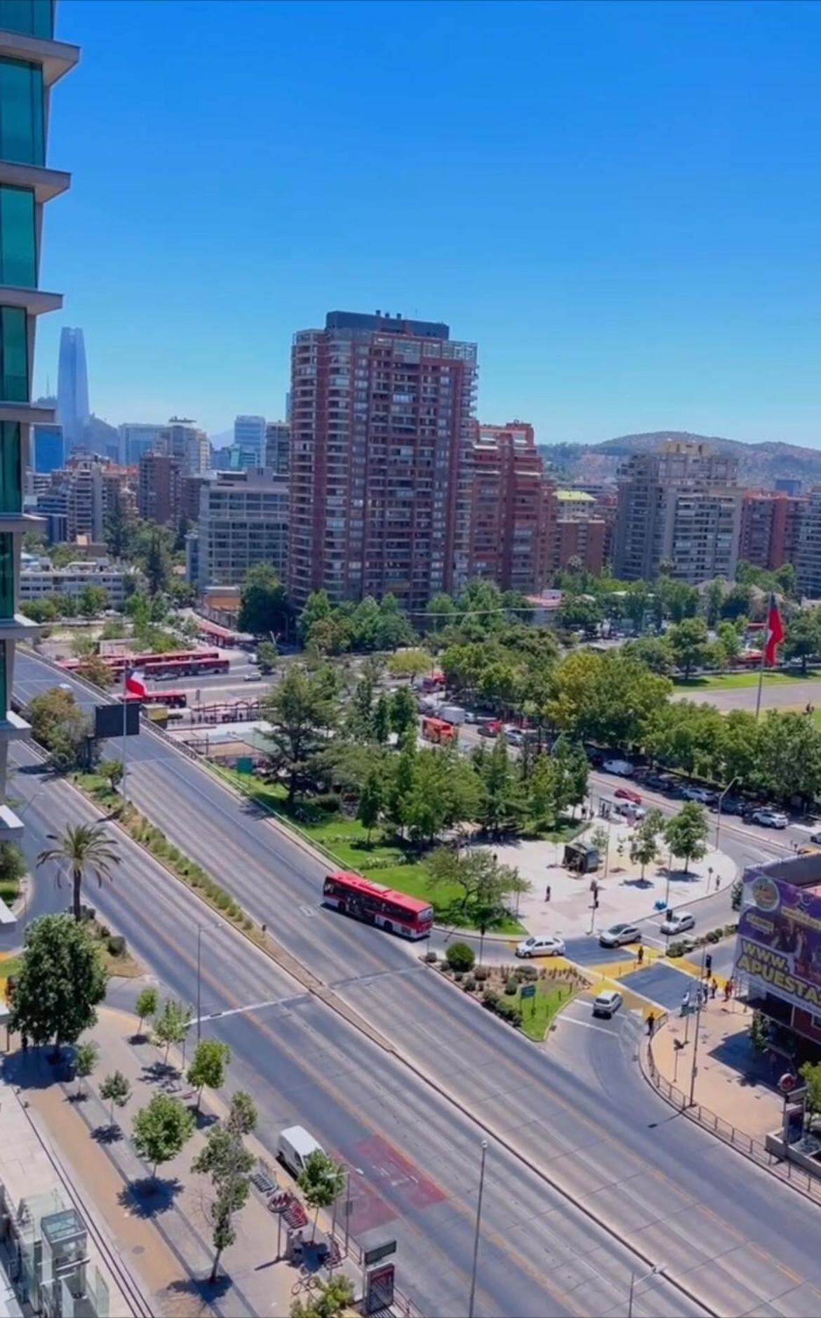 Condes, A Pasos Del Metro Escuela Militar Apartamento Santiago de Chile