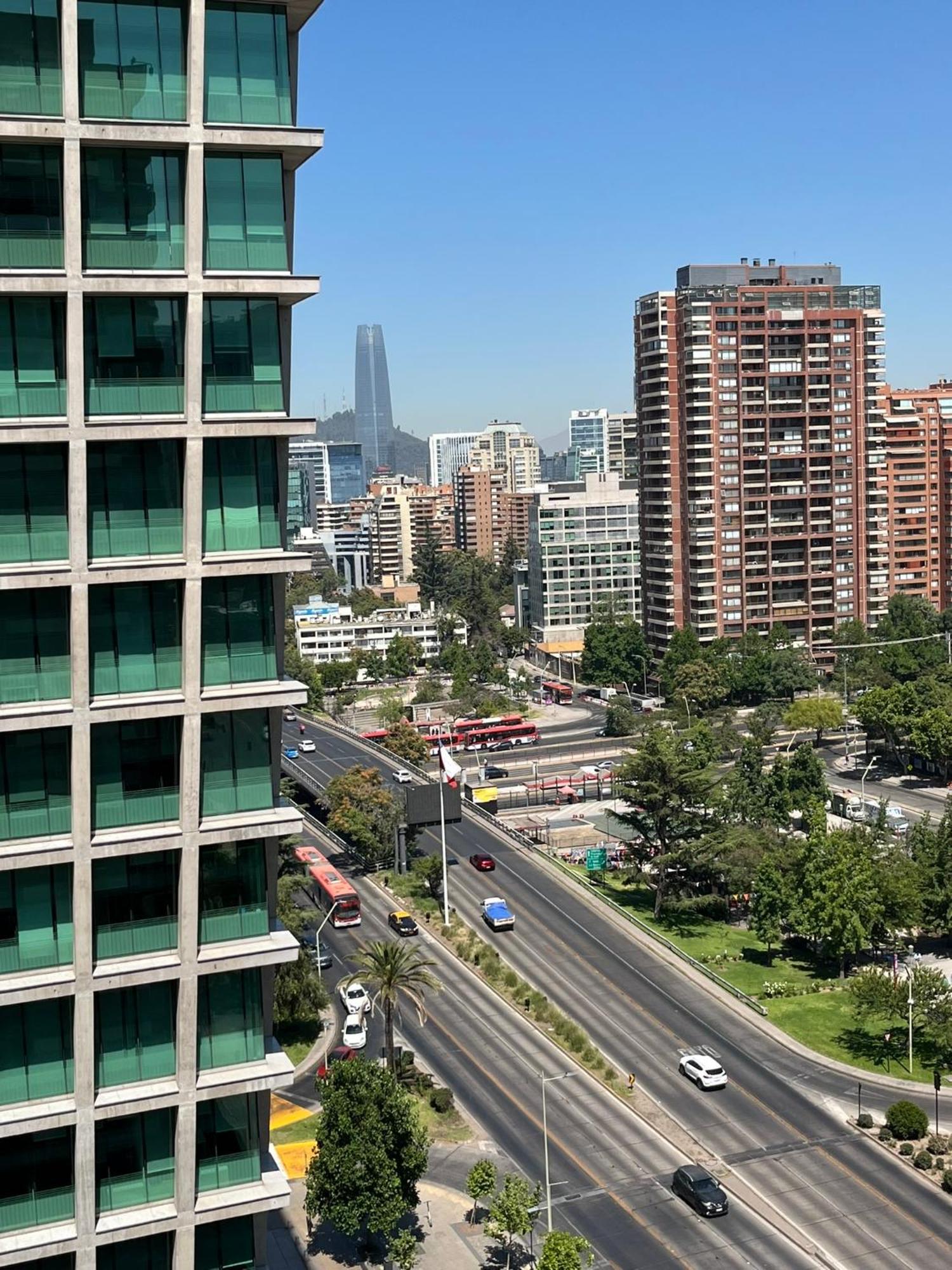 Apartamento Condes, A Pasos Del Metro Escuela Militar Santiago de Chile