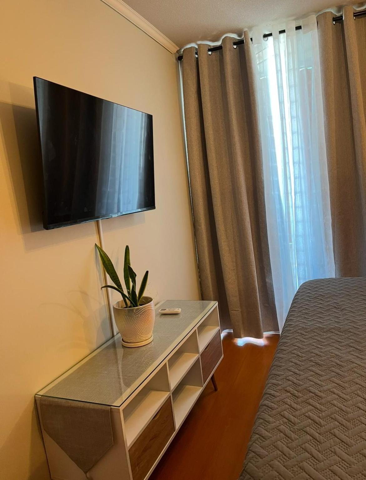 Apartamento Condes, A Pasos Del Metro Escuela Militar Santiago de Chile