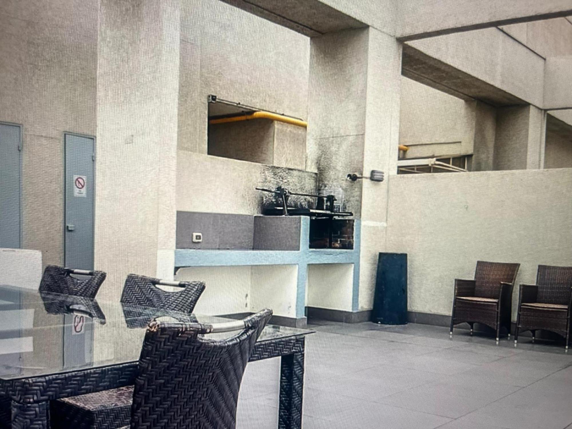 Cerca Movistar Arena Y A Pasos Del Metro Universidad De Chile Con Estacionamiento Apartamento *