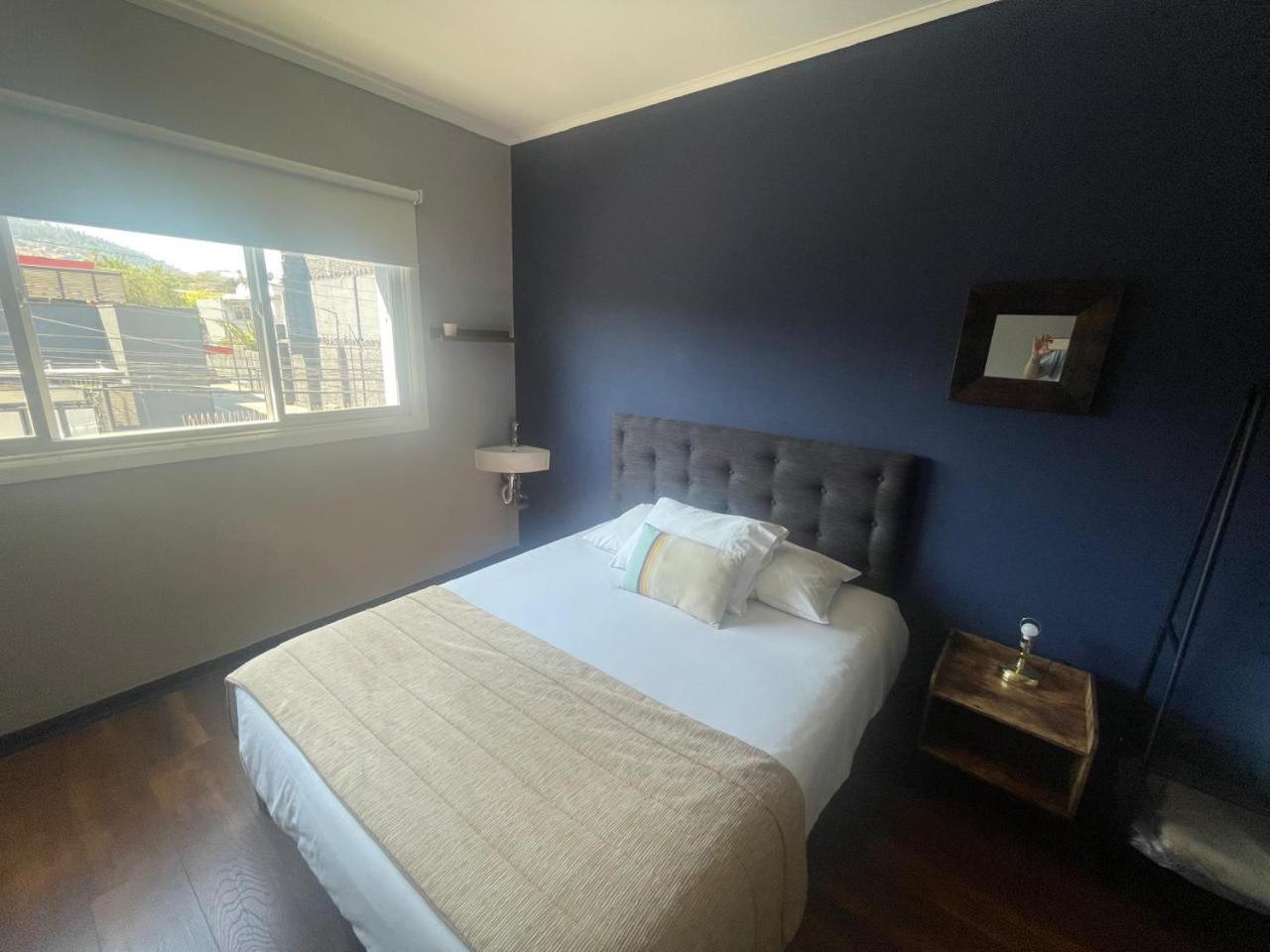 Tqcaleta Providencia Barrio Italia Albergue Santiago