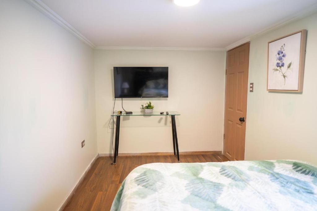 Pensión Lindisima Residencia Cerca De Movistar Arena Y Metro Republica