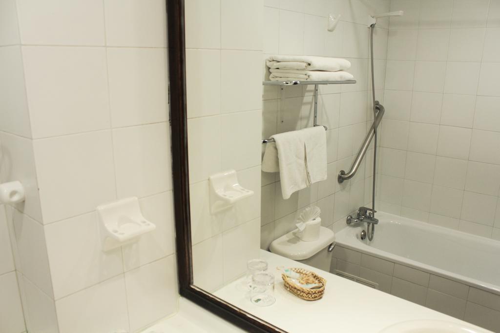Hotel Alcala Del Rio 3*