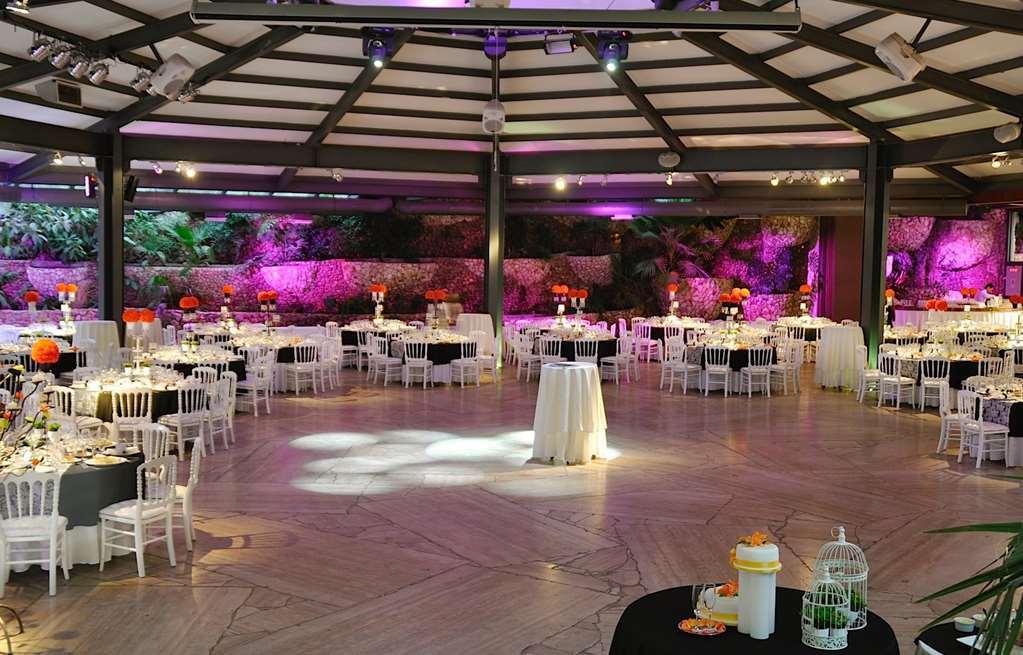 Y Centro De Eventos Manquehue Condes 4*