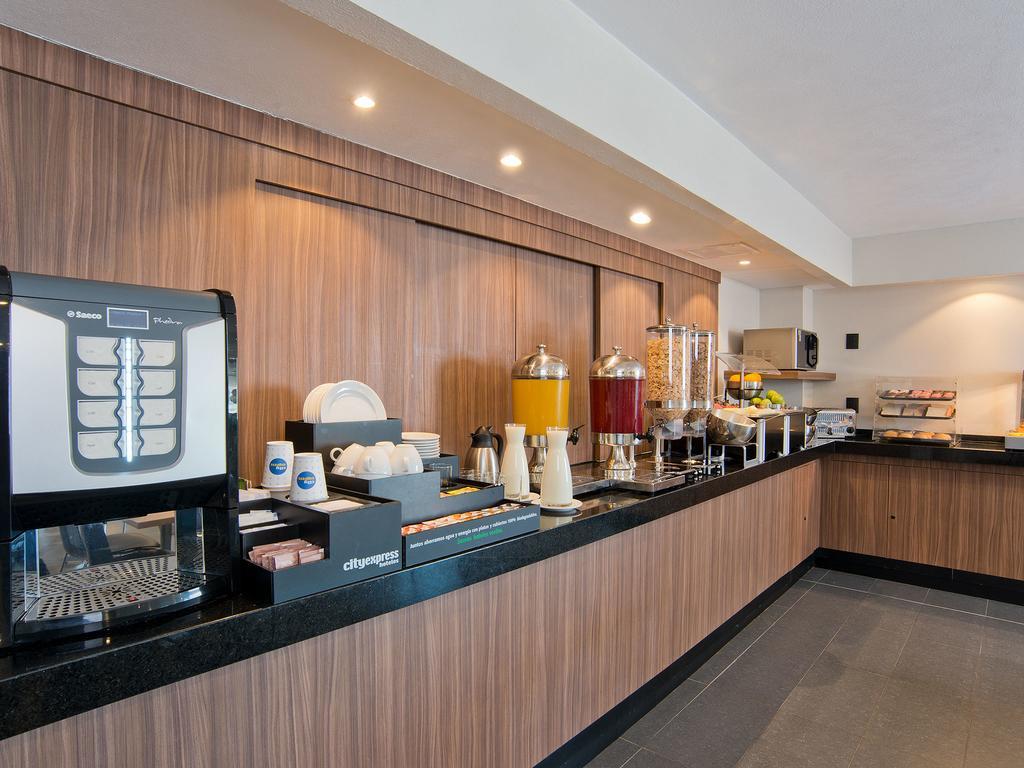 Hotel Express By Marriott Aeropuerto