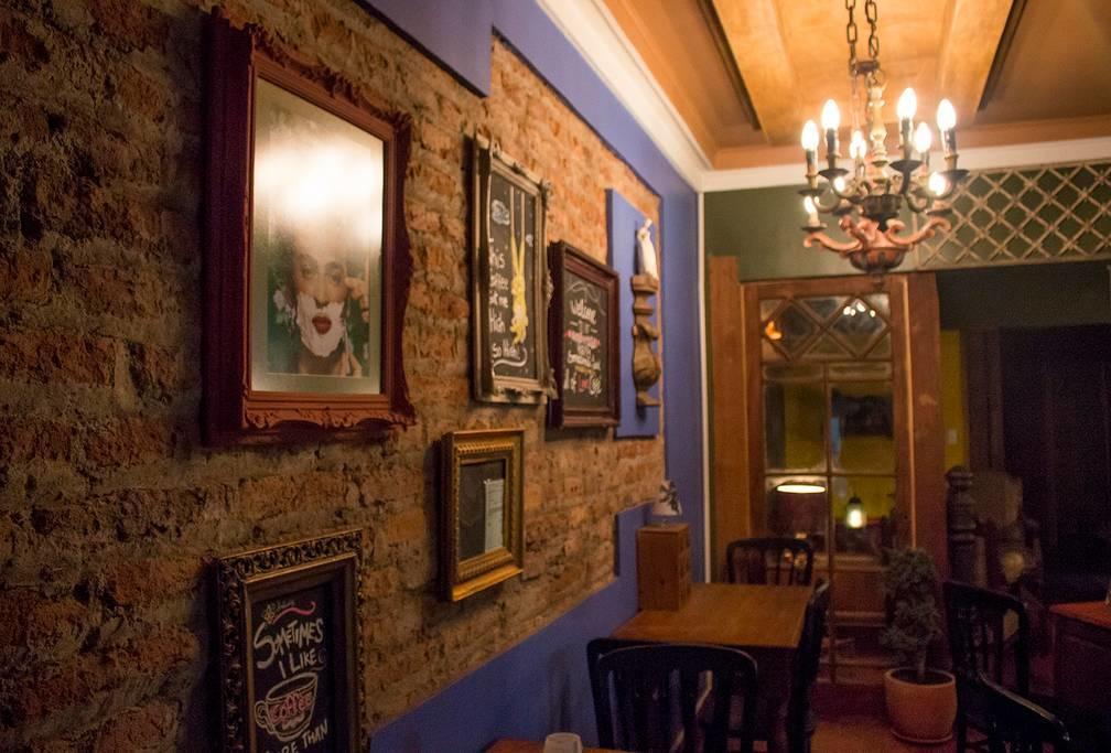 Wonderland Cafe