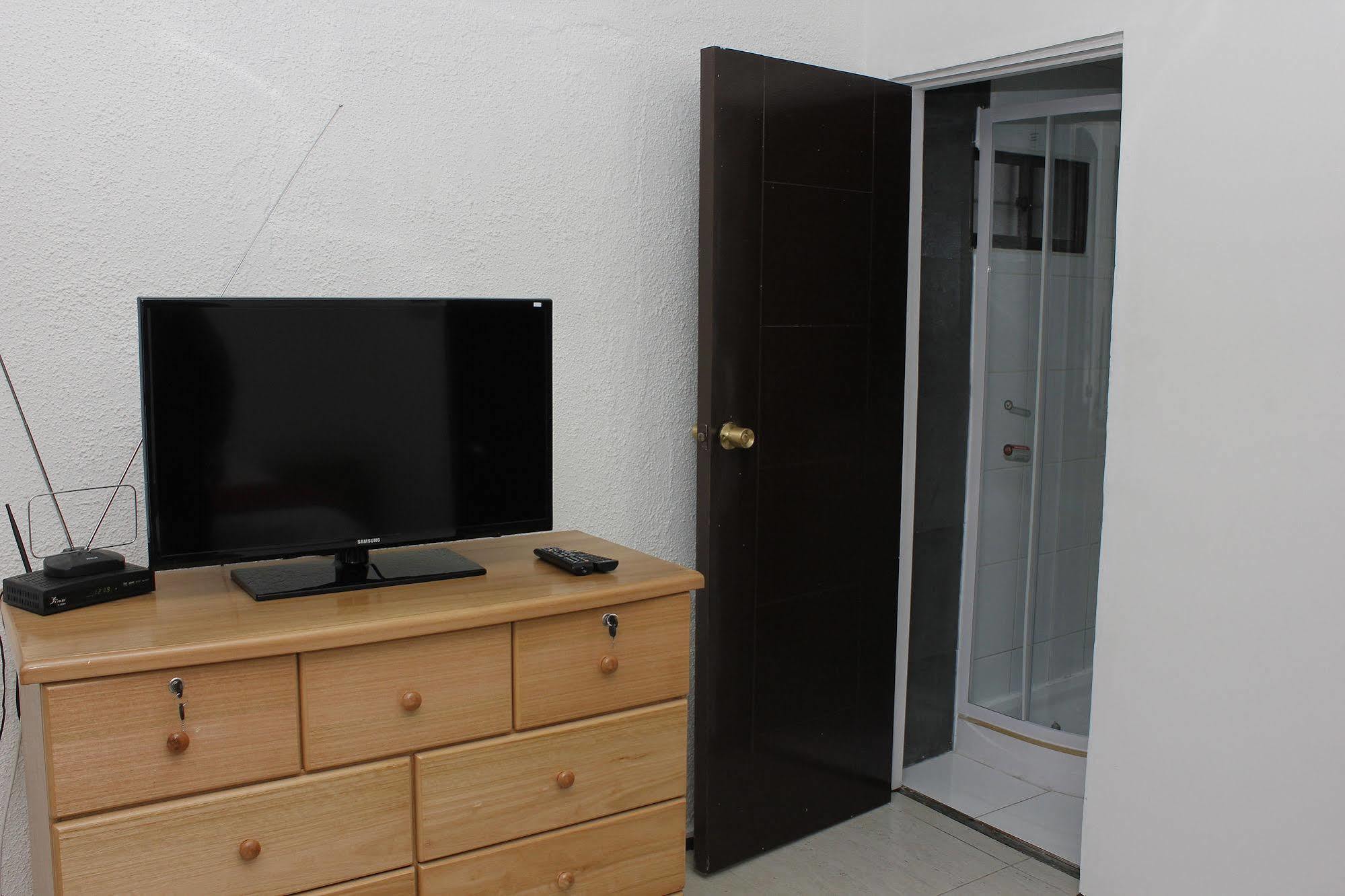 Hostal Bed And Wine *