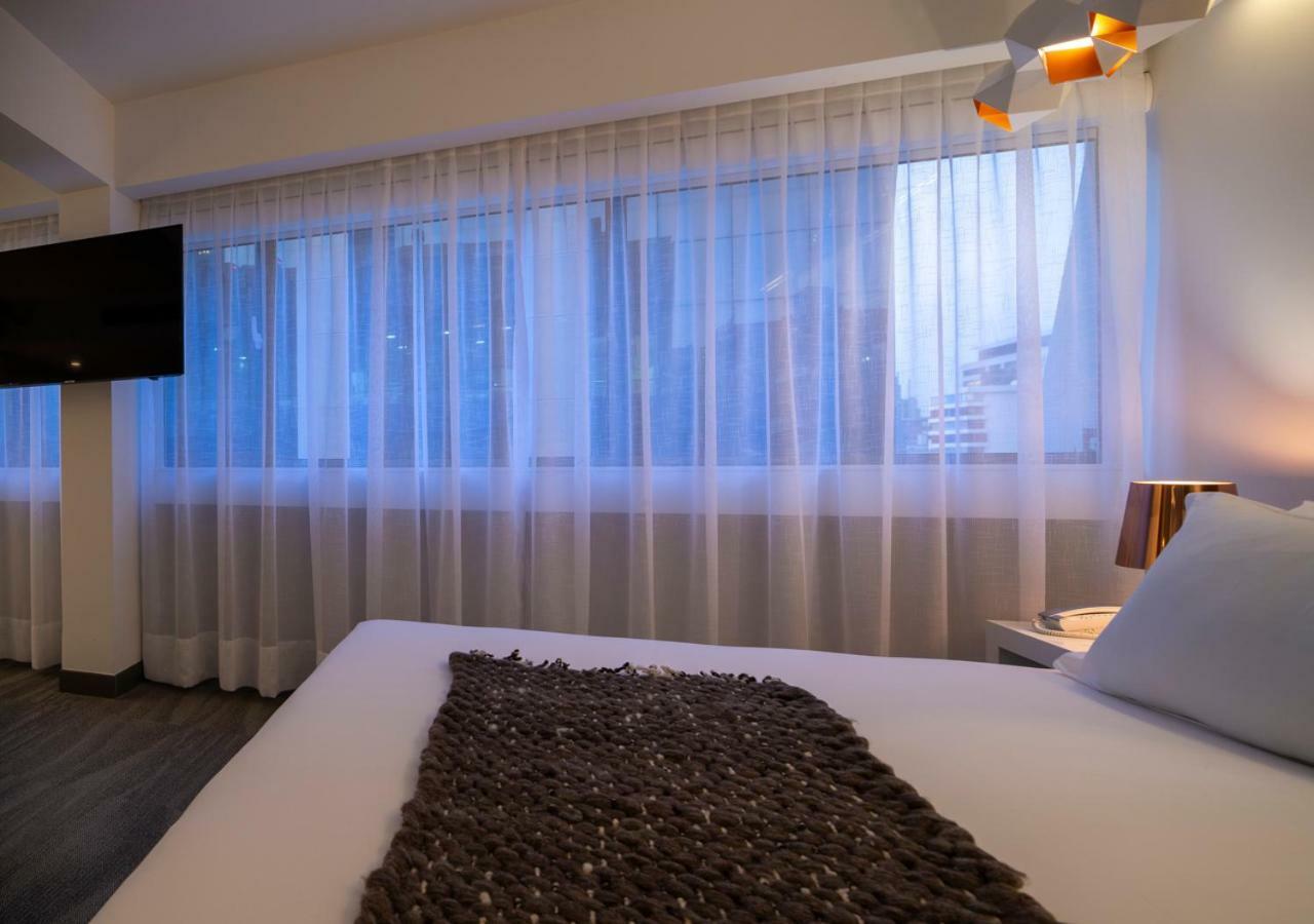 45 By Director 4* Santiago de Chile