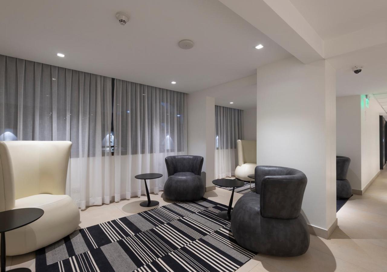 45 By Director 4* Santiago de Chile