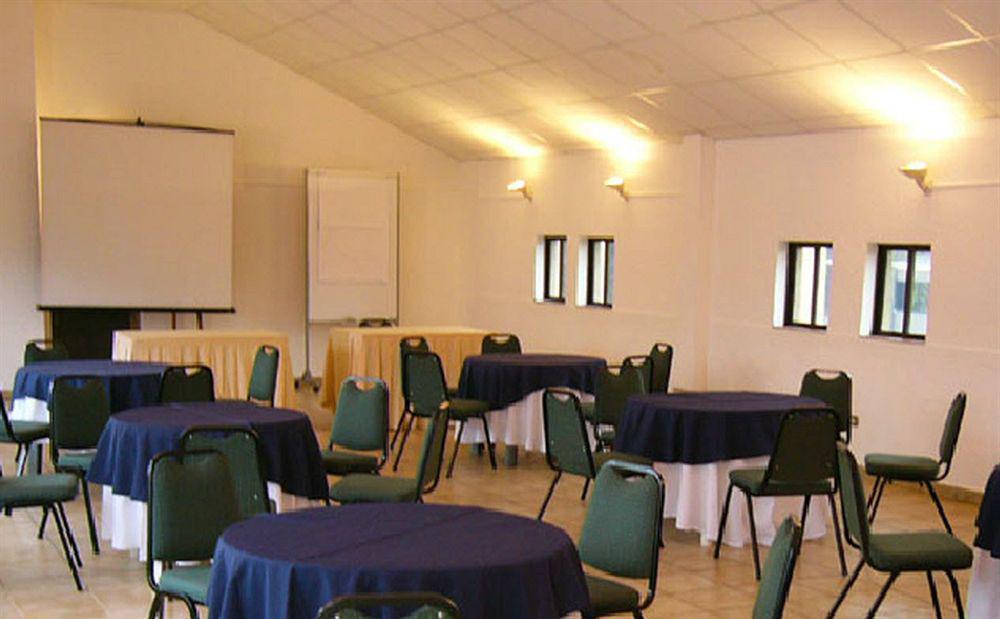 Alcala Del Rio Hotel