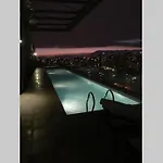 moderno y comodo departamento