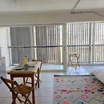 Hermoso loft industrial, con terraza.
