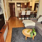 Alto Las Condes - A Pasos Del Mall - Excelente Y Comodo Departamento P/2 Personas