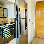 Maxi Apartment Close To The Metro