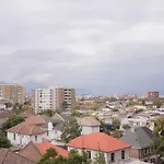 Vive La Autentica Atmosfera De Barrio Italia